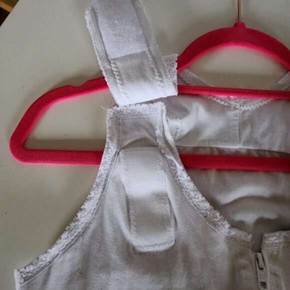 EUC Velcro Strap Heavy Compression Post Surgical Bra EMS Surgical LP Style 958 - Picture 2 of 5